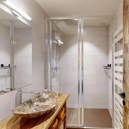 Chalet Unique Lux بيت للعطل *